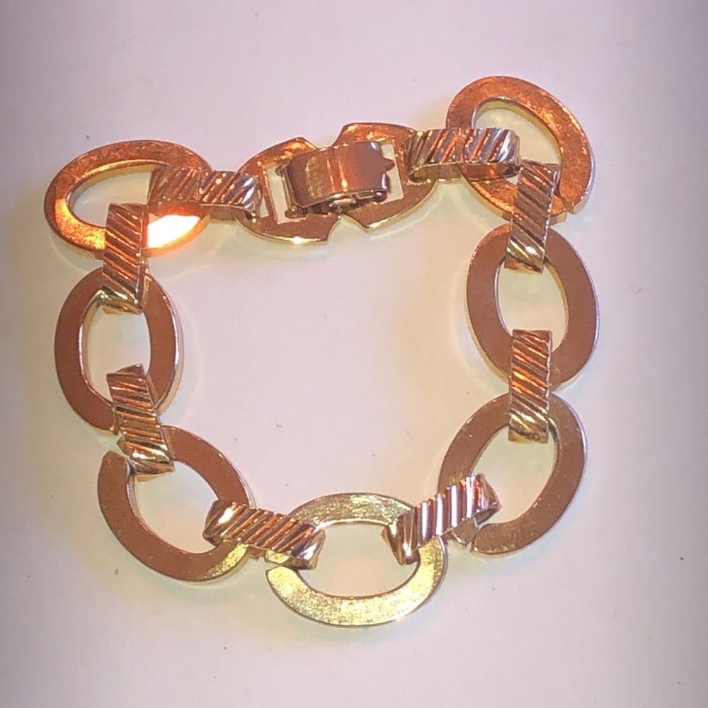 Sarah Coventry Vintage Gold Tone Oval Link Bracelet